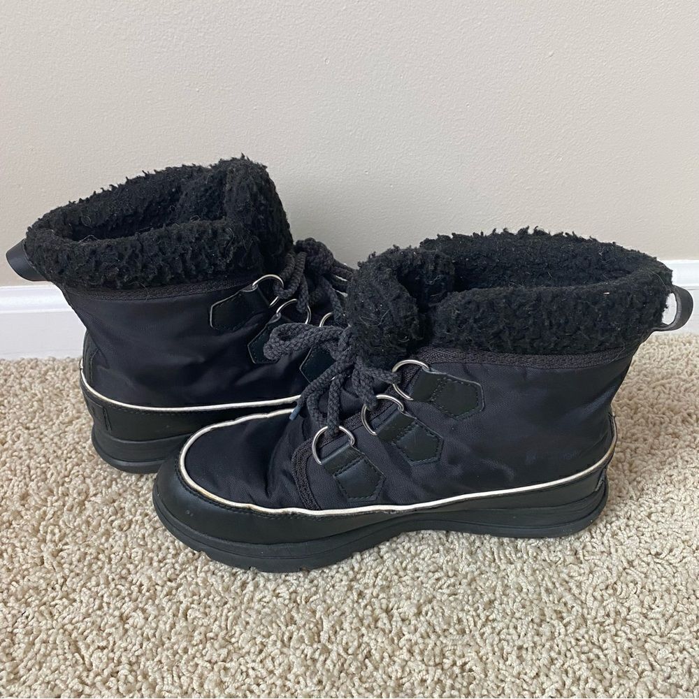 Sorel Joan Explorer Carnival Sneaker Boots Black 8 EUC - Picture 3 of 6